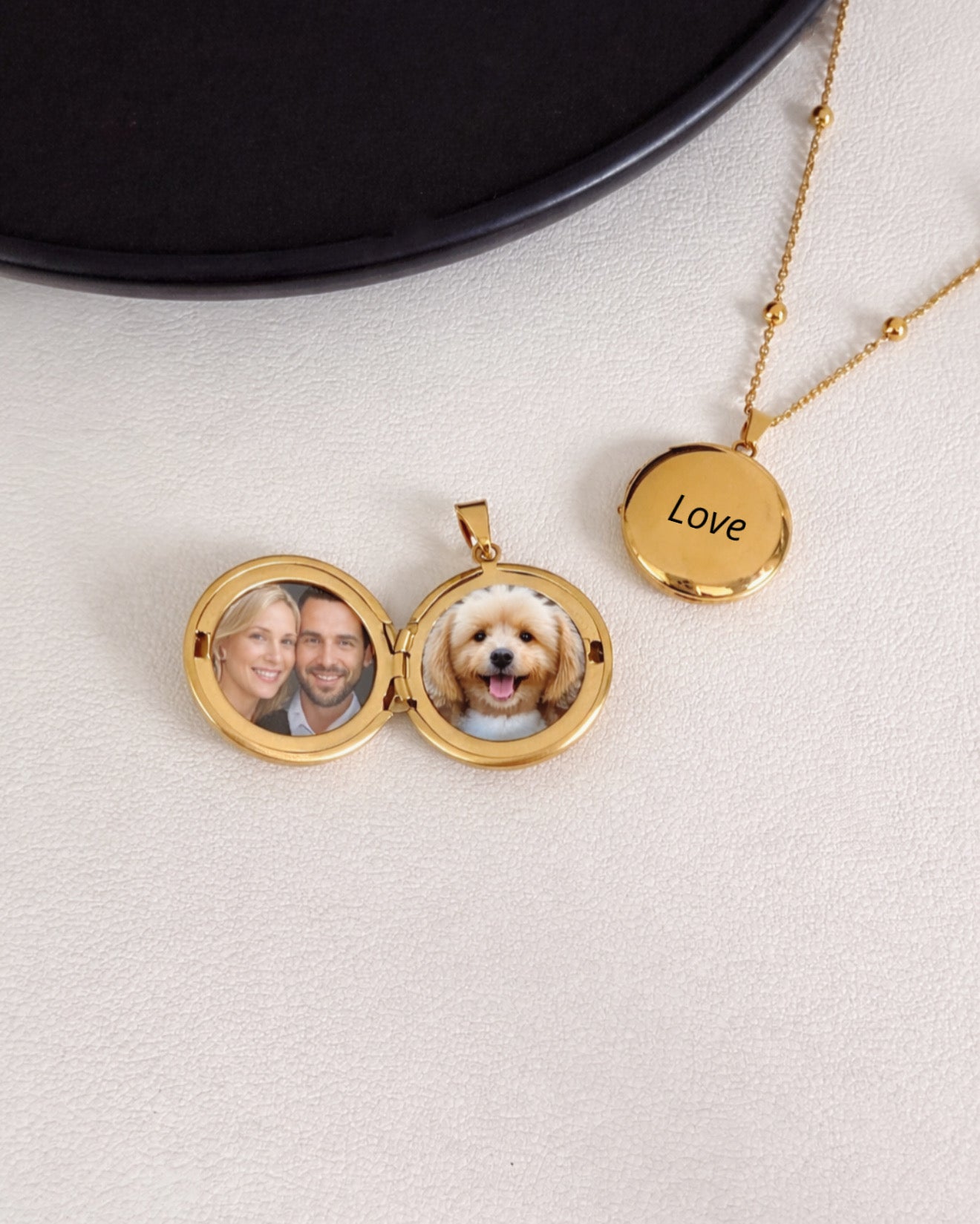 Round photo necklace