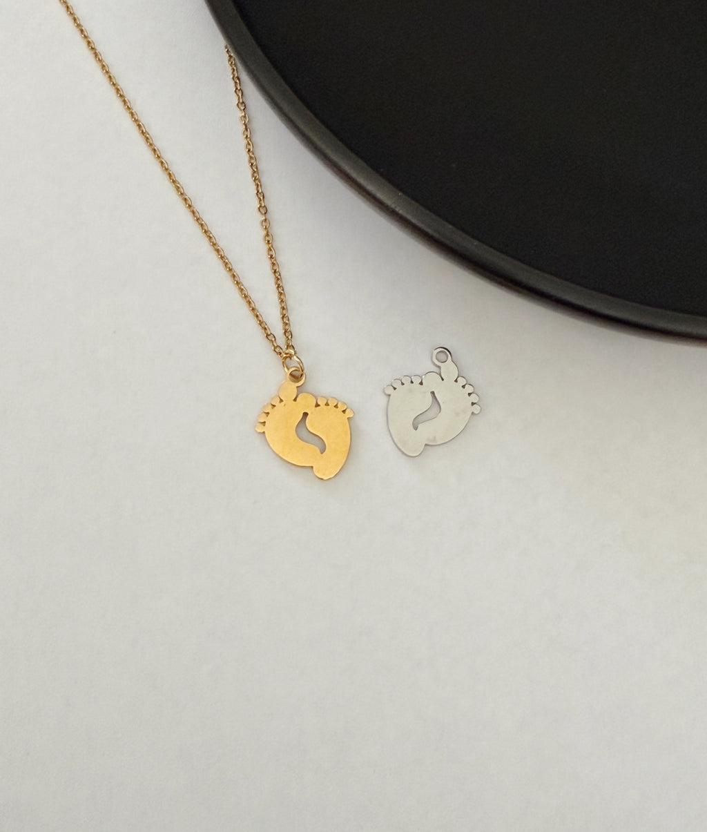 foot print love necklace