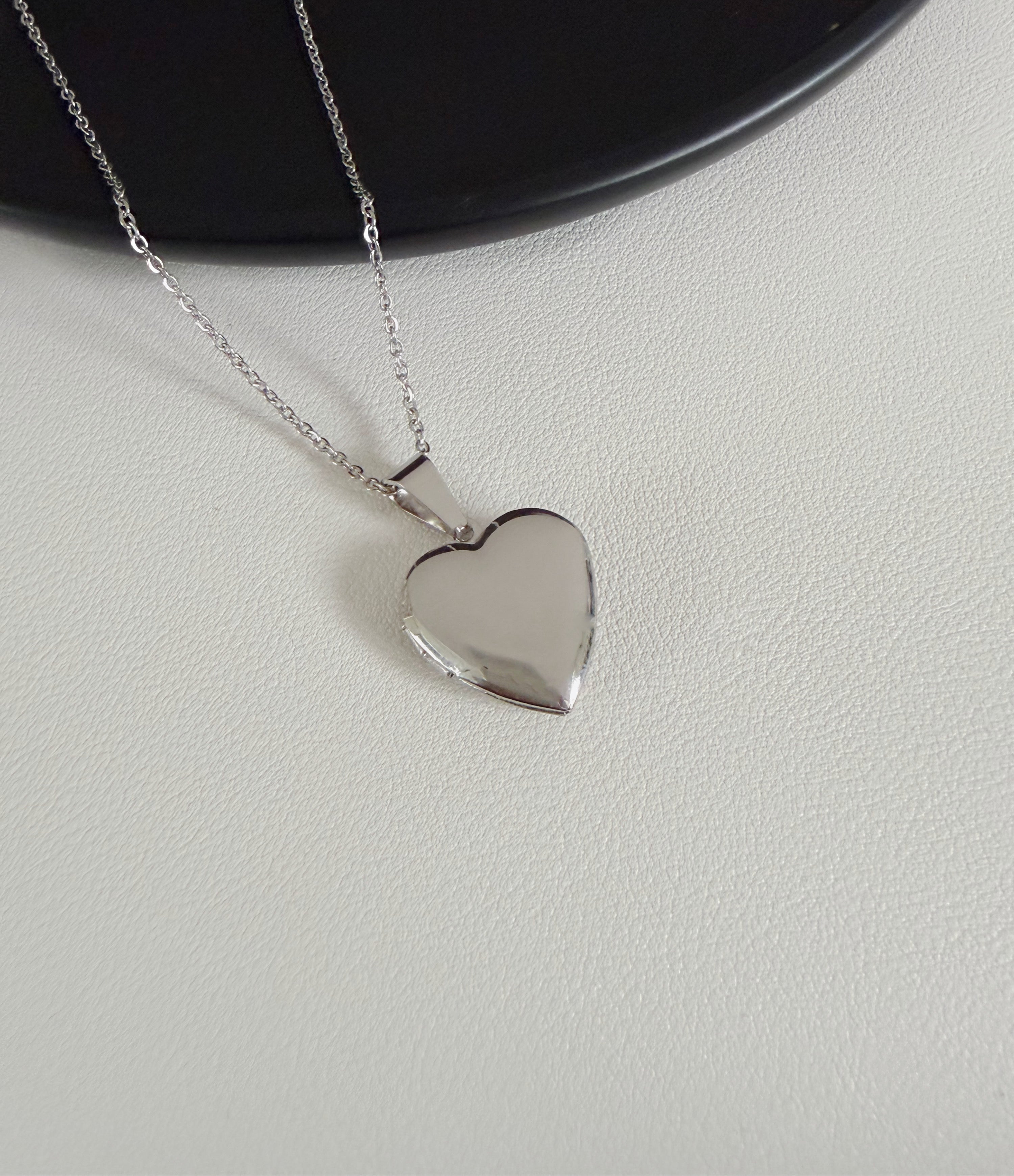 Heart photo necklace