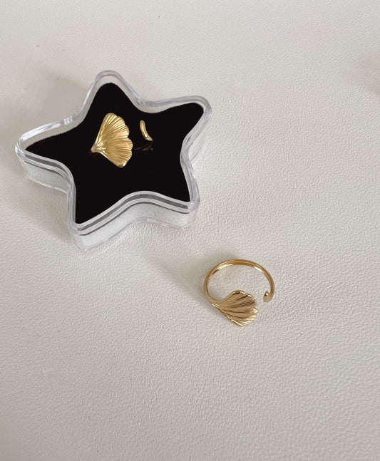 Salty shell ring