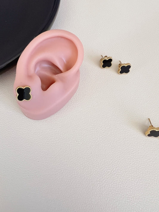 small  clover stud