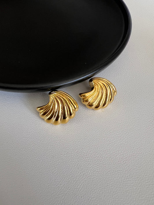 Tropical  summer studs