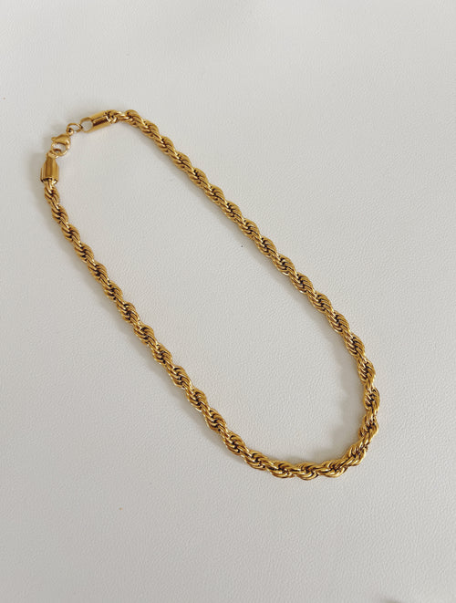 Bold rope necklace