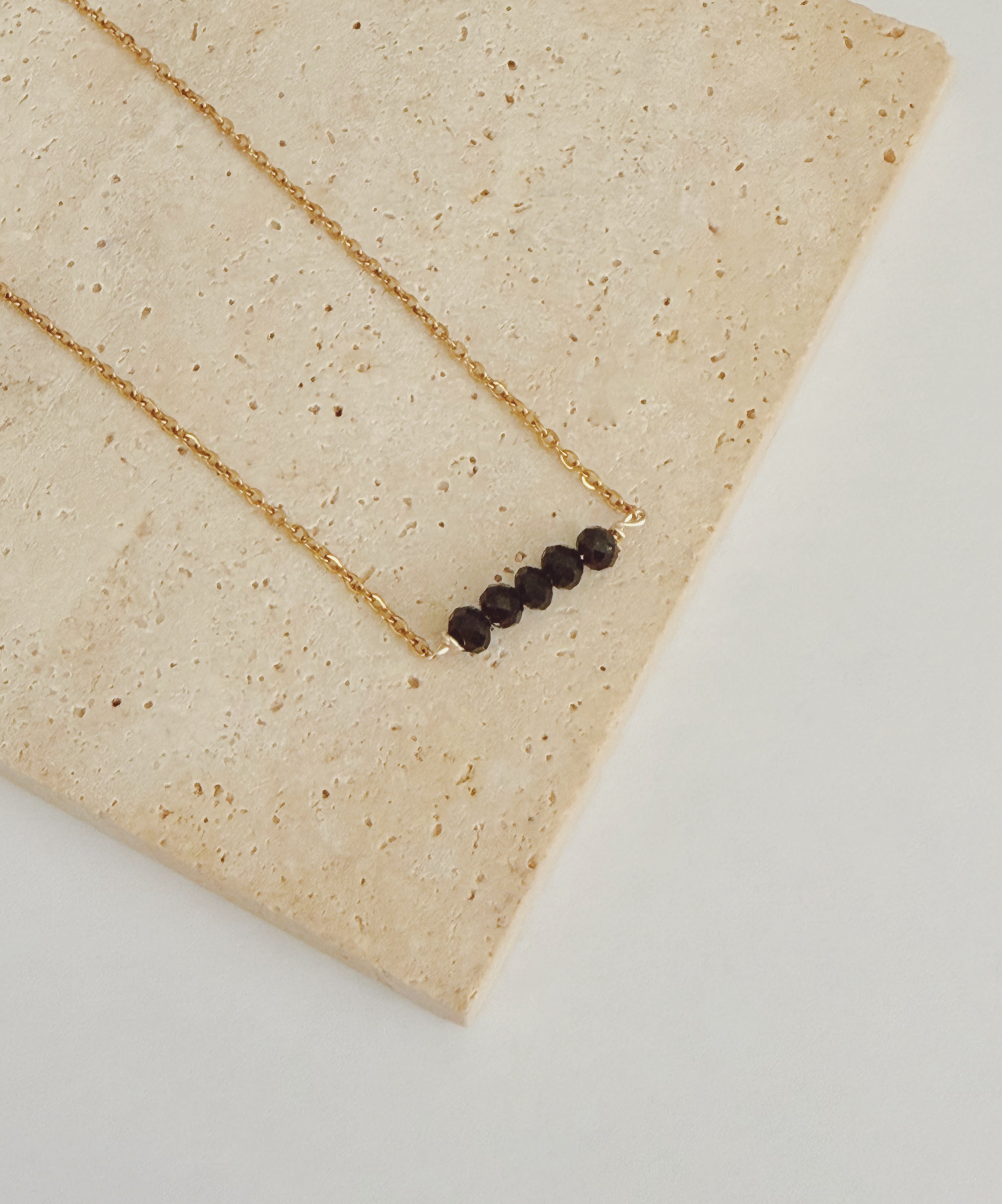 The little detail necklace