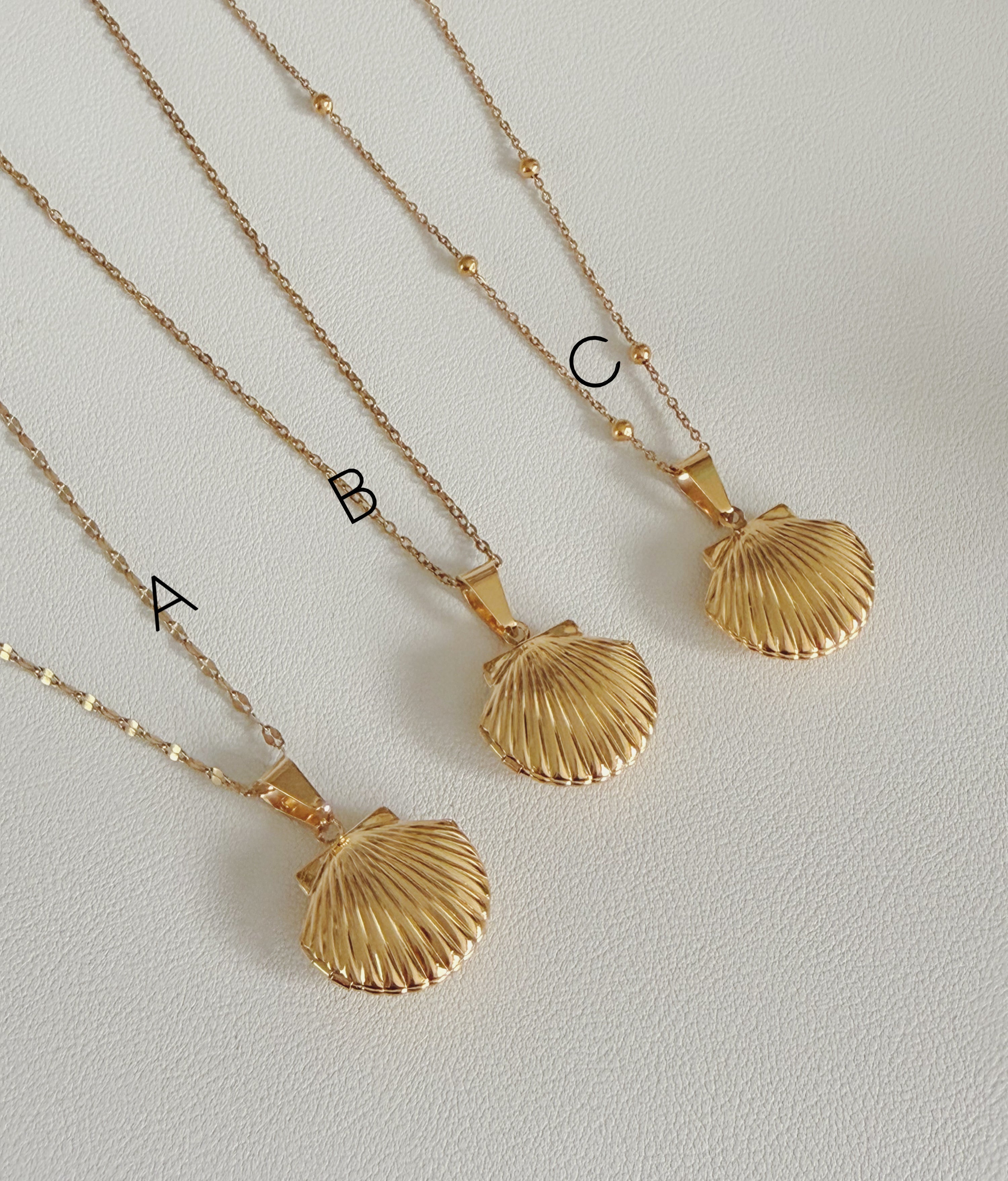 Shell photo necklace