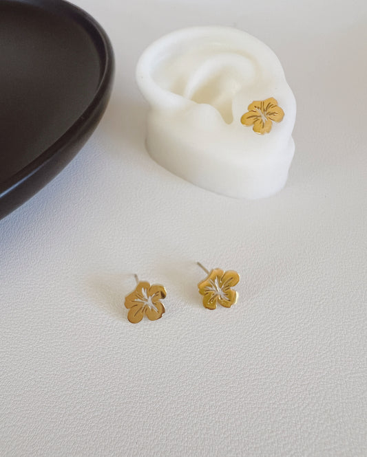 Maga Flower  studs