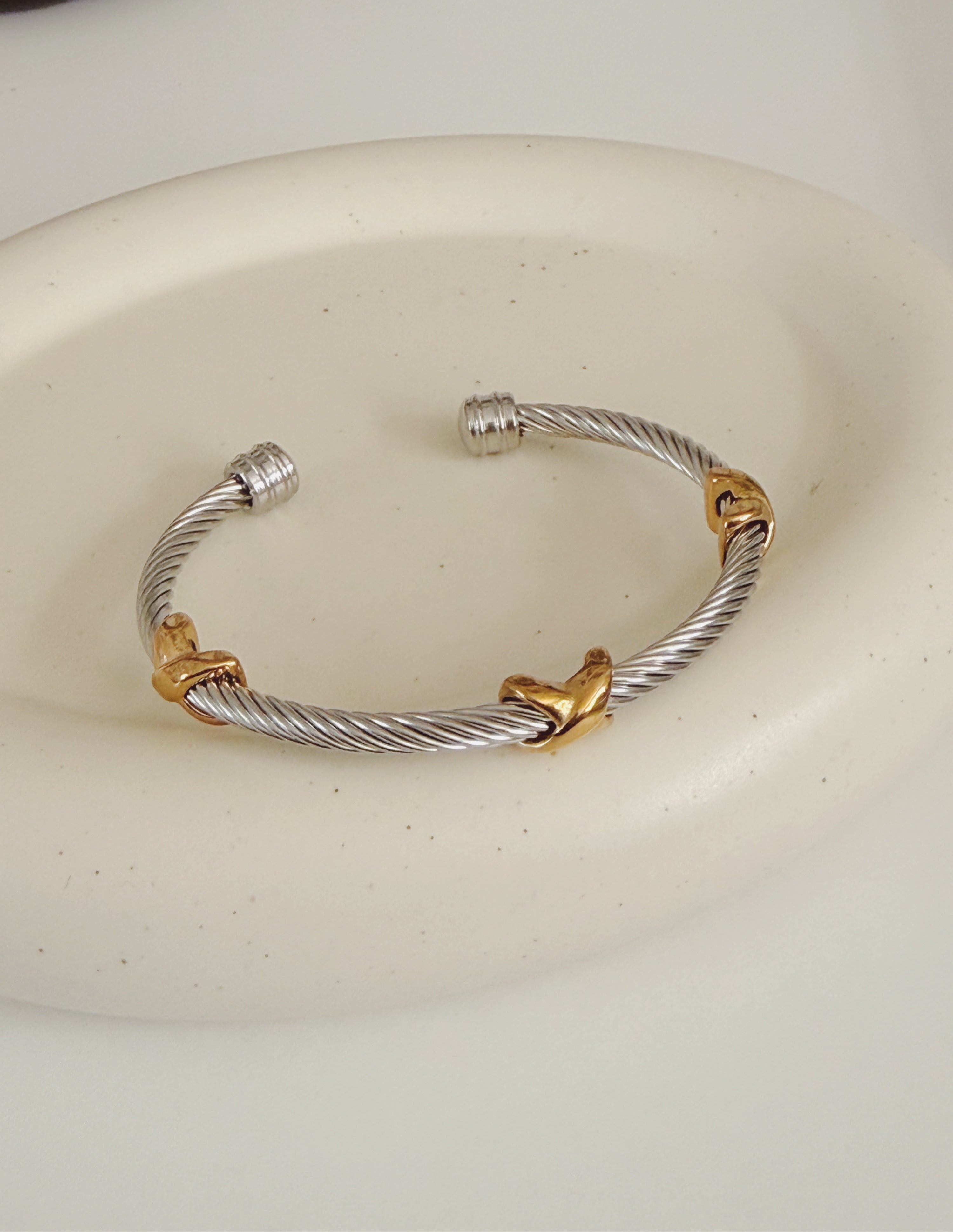 Amira cuff