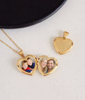 Heart photo necklace gold
