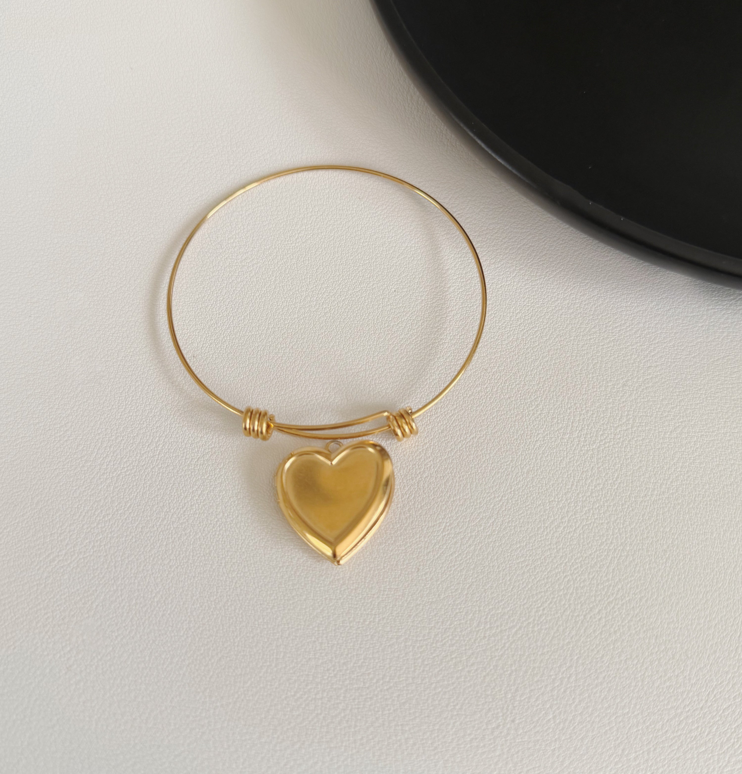Heart photo necklace gold