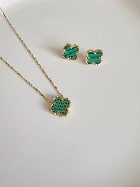 Green clover necklace