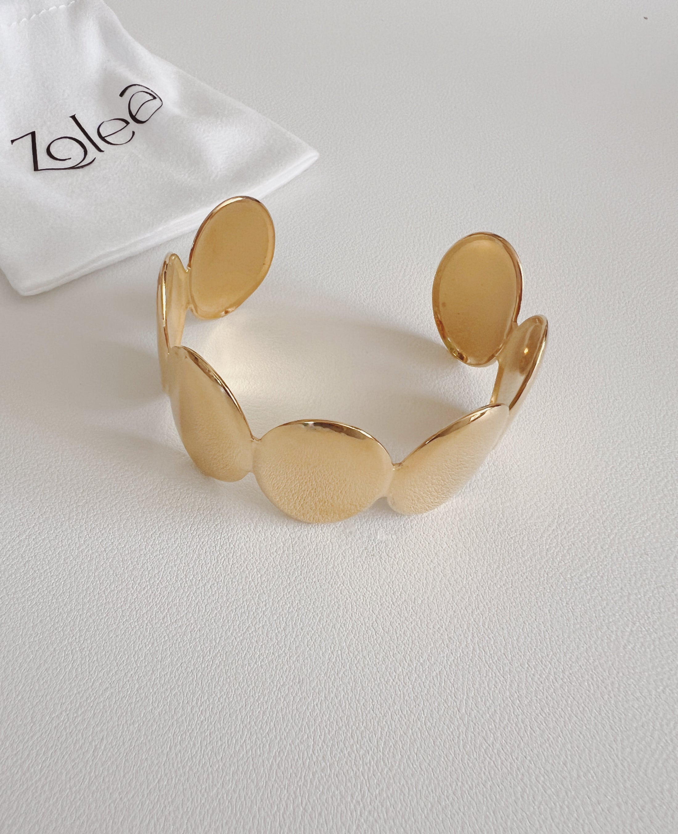 Markis cuff
