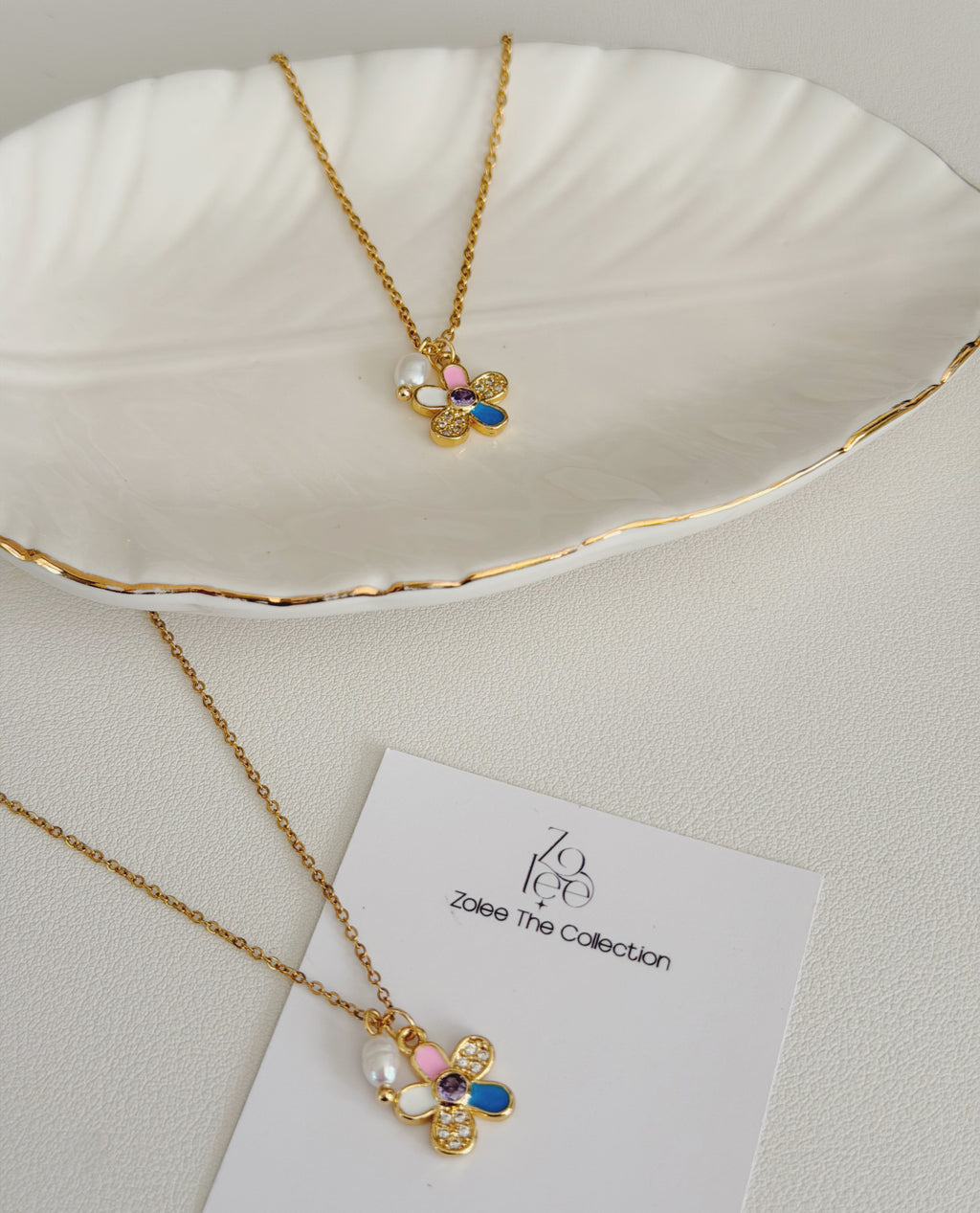 Lily necklace
