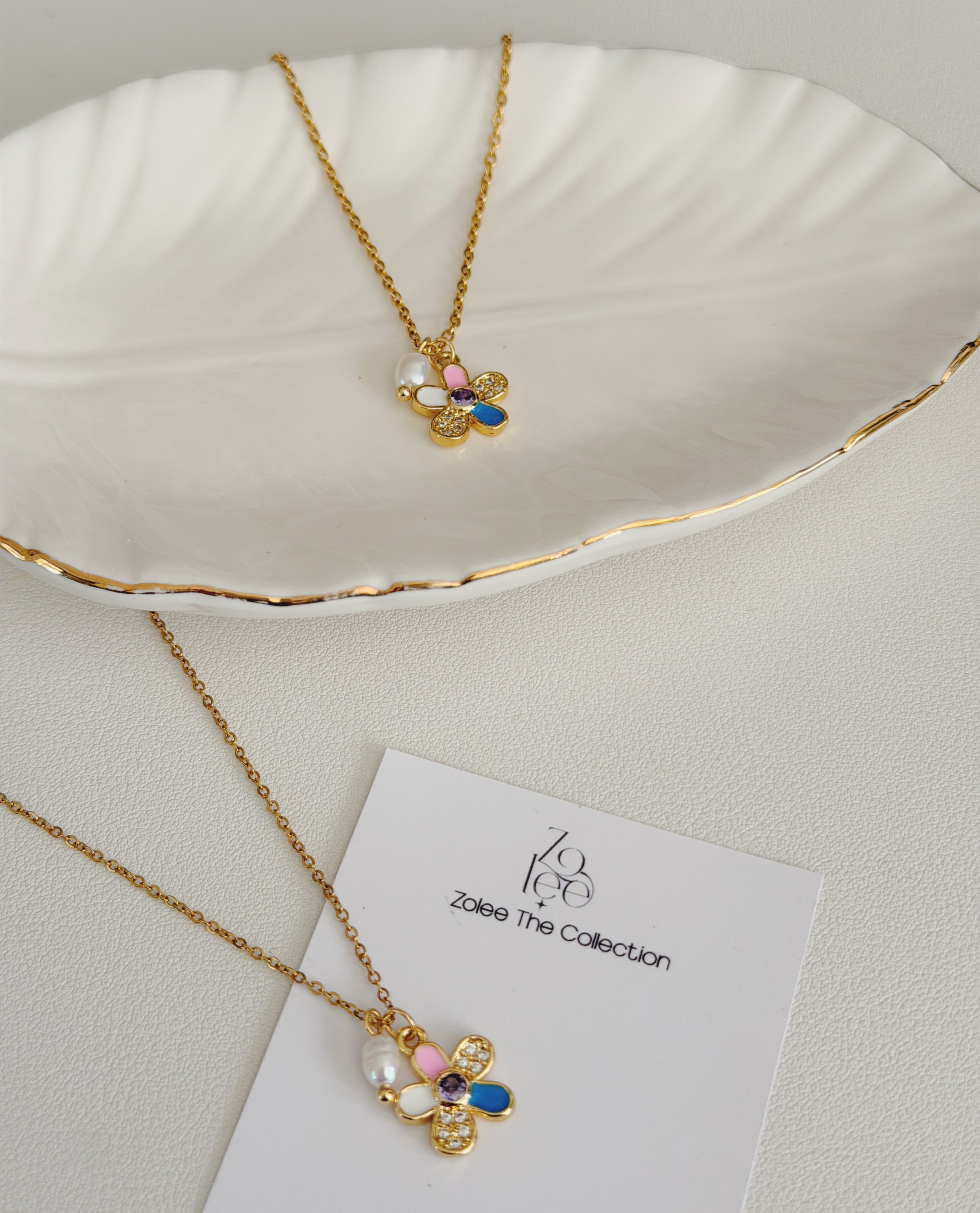 Lily necklace