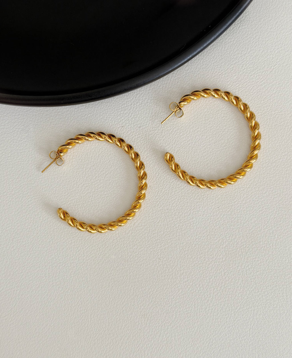 Monica hoops