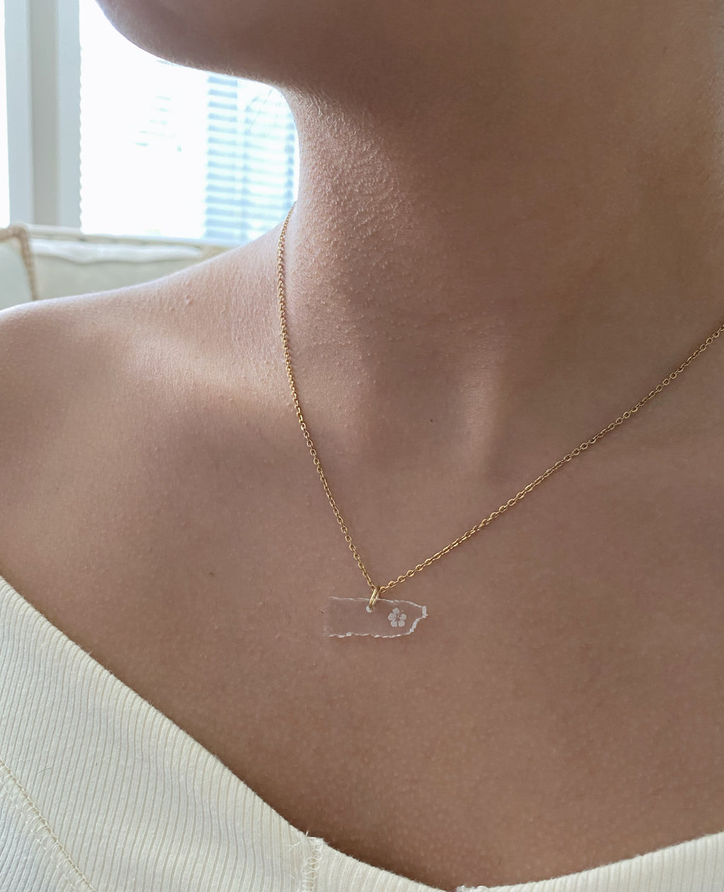 PR Map flower necklace